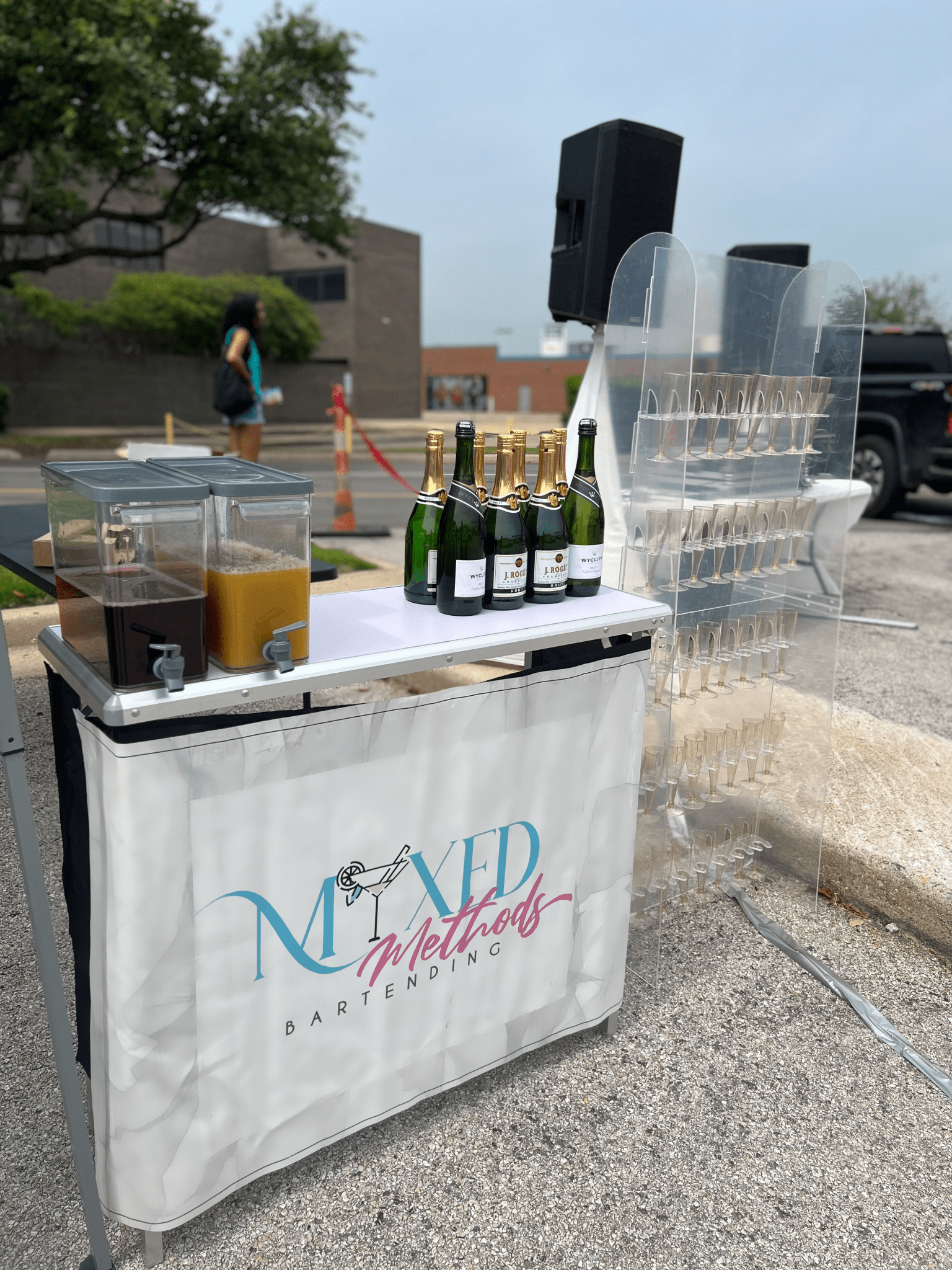 Event Bartender - Mixed Methods Bartending